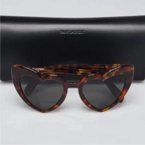 Saint Laurent Lou Lou Heart Shape Brown
Tortoise Cat Eye Sunglasses Case m_68efdc4188849a058db80248.jpg main image 3